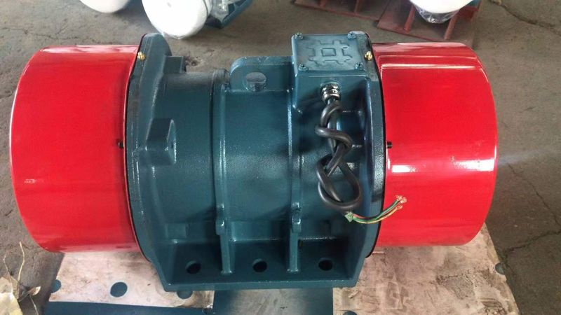 新鄉(xiāng)市宏達振動設(shè)備有限責任公司振動電機發(fā)貨現(xiàn)場