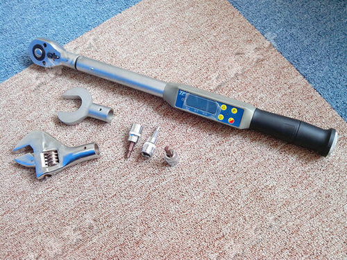 高精度數(shù)顯扭力扳手圖片